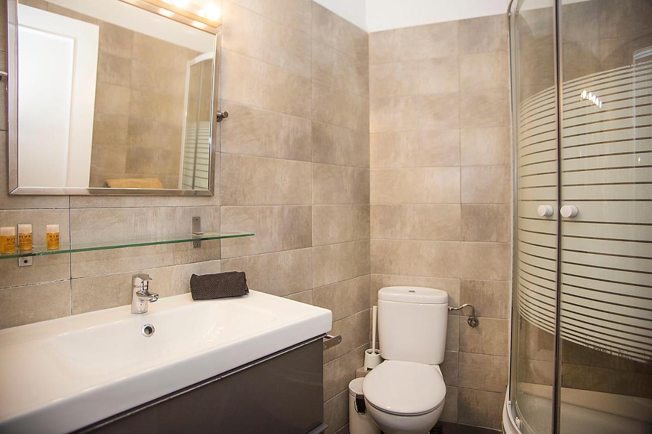 Mai & Maud Ronda Apartment Барселона Екстер'єр фото