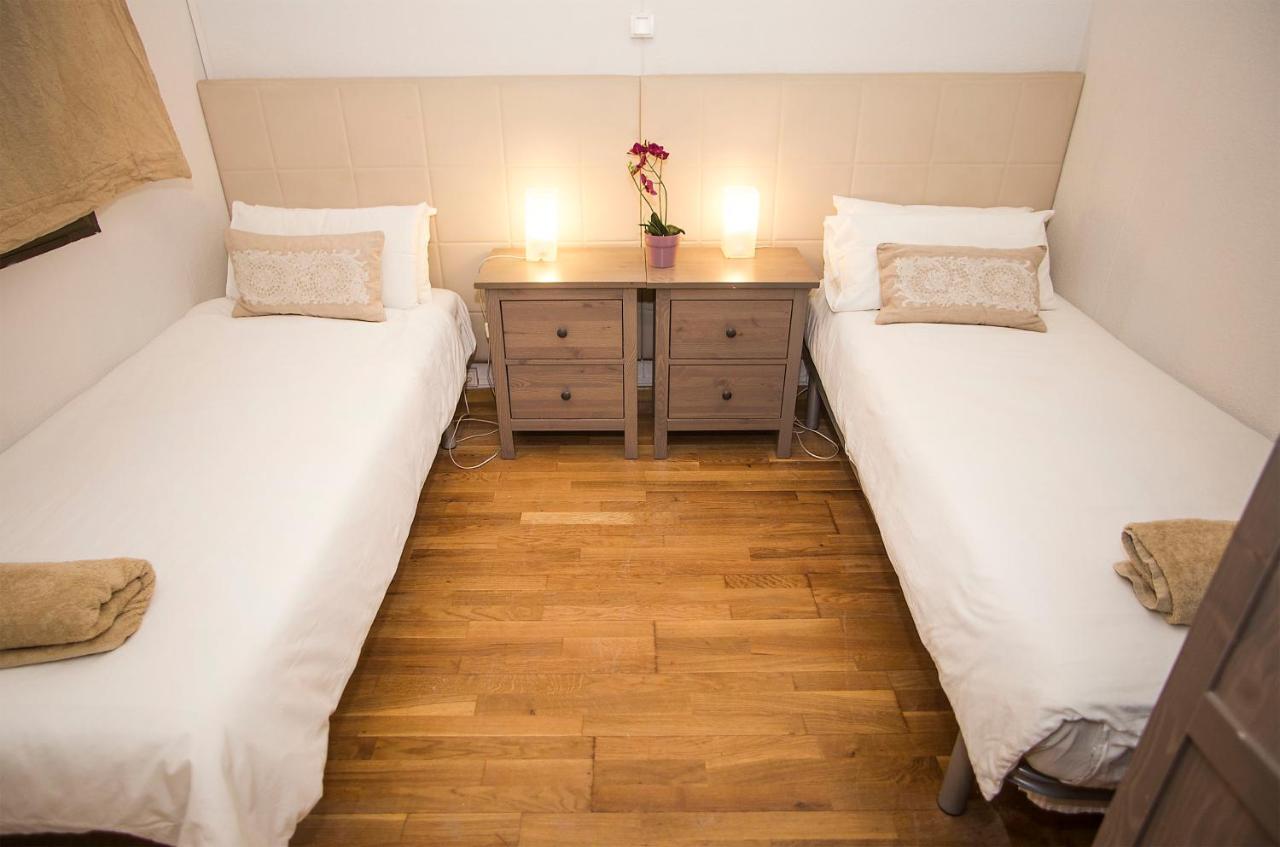 Mai & Maud Ronda Apartment Барселона Екстер'єр фото