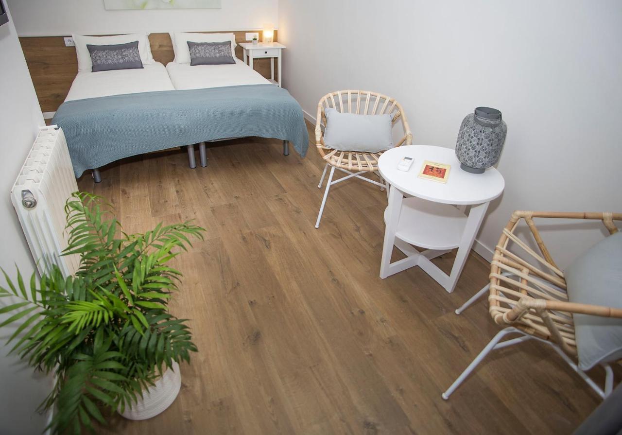 Mai & Maud Ronda Apartment Барселона Екстер'єр фото